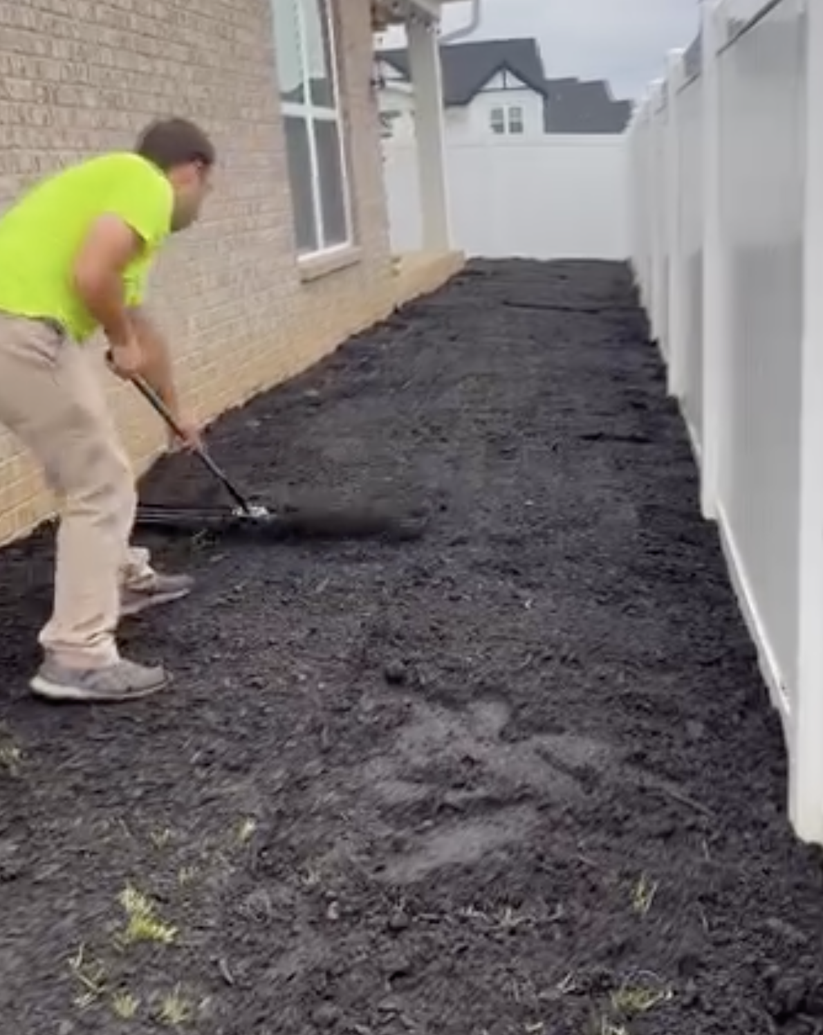 Hand-laid mulch installation